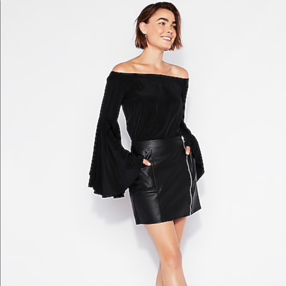 High waisted vegan leather mini skirt